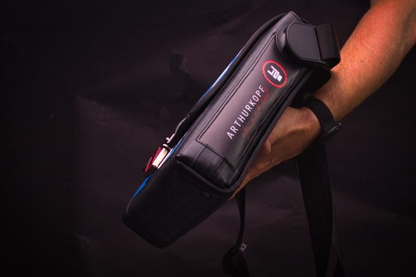Tasche aus Banner Unikaten und Fahrradschlauch