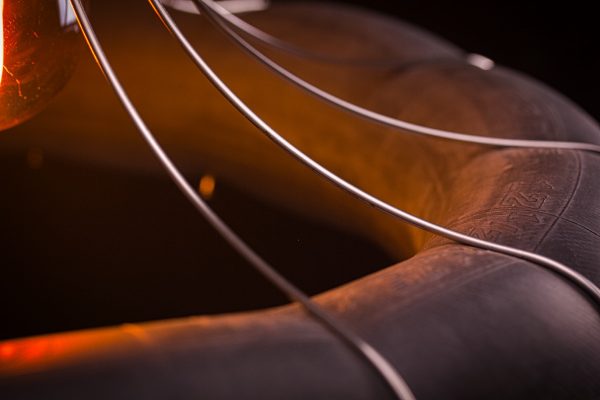 recyclte Lampe aus Fahrradschlauch und Speichen