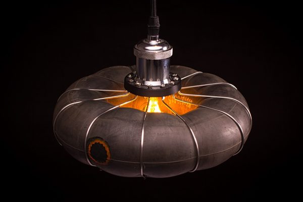 Lampe aus Fahrradschlauch und Speichen